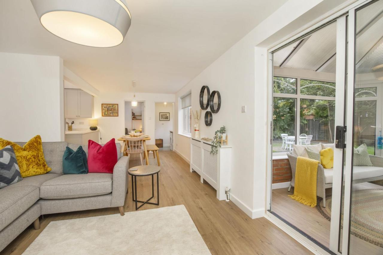 The Willows With Free Parking For 2 Cars