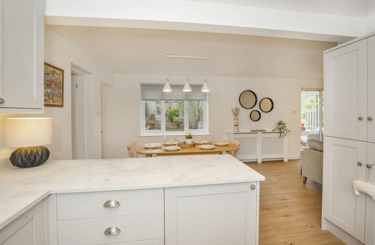 The Willows With Free Parking For 2 Cars Holiday home York