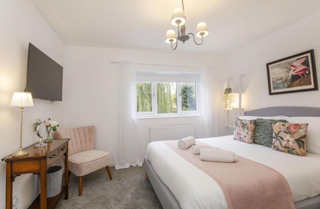 The Willows With Free Parking For 2 Cars *